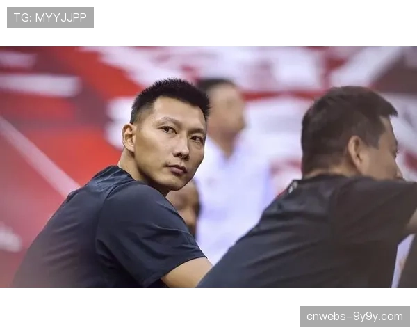 老将易建联现身总决赛场馆,身份转为广东队特邀顾问 老将易建联现身总决赛场馆,身份转为广东队特邀顾问